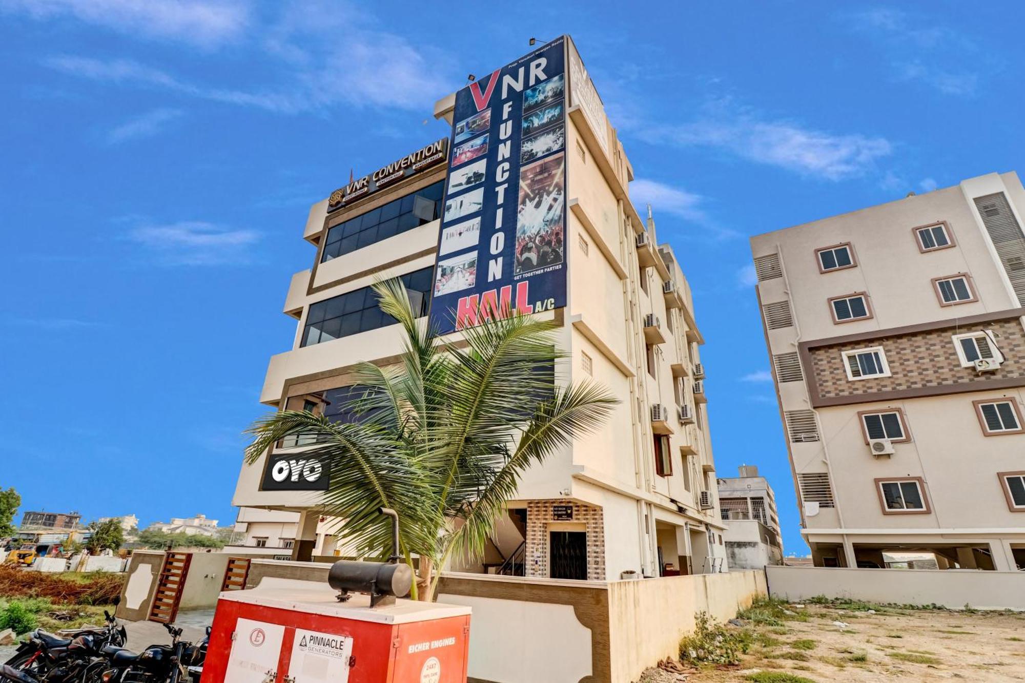 Hotel Oyo Vnr Convention Guntūr Exterior foto